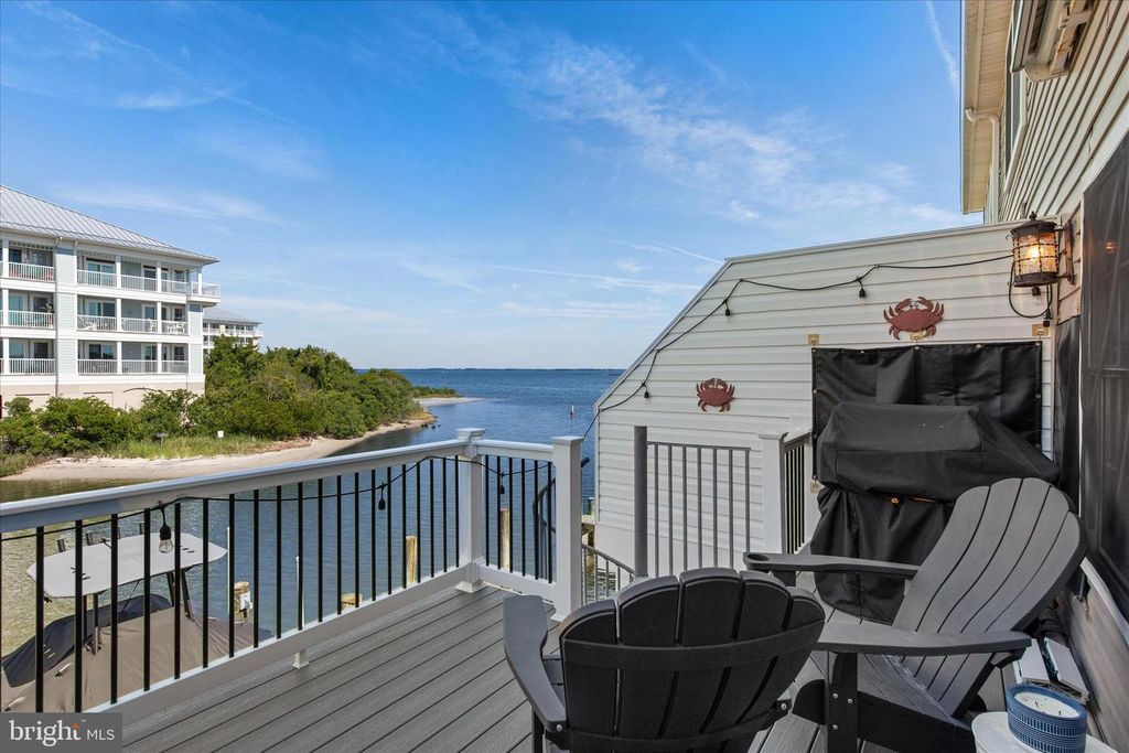 Image 5 of property listing at 121 70TH ST #4, Ocean City, MD 21842