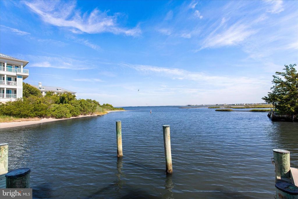 Image 6 of property listing at 121 70TH ST #4, Ocean City, MD 21842
