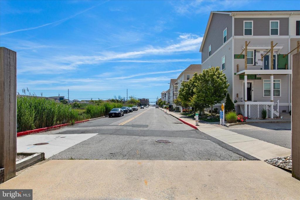 Image 61 of property listing at 121 70TH ST #4, Ocean City, MD 21842