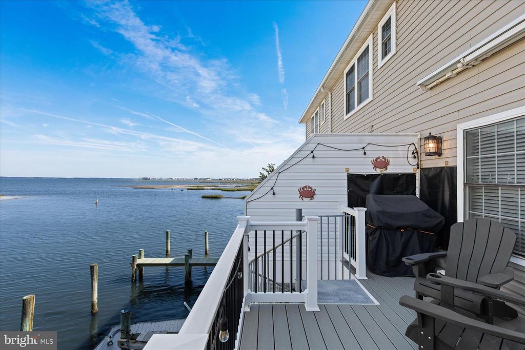 Image 9 of property listing at 121 70TH ST #4, Ocean City, MD 21842