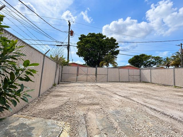 1863 S State Road 7, Fort Lauderdale, FL 33317