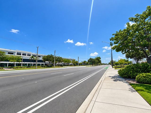 1863 S State Road 7, Fort Lauderdale, FL 33317