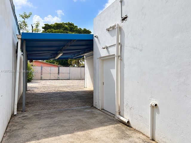 1863 S State Road 7, Fort Lauderdale, FL 33317