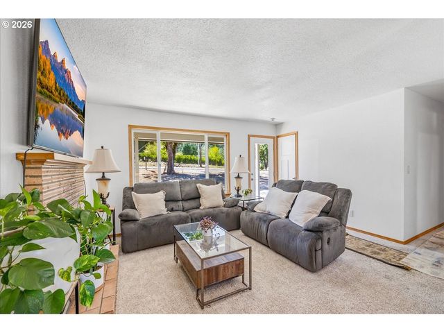 7028 Se HOGAN Rd, Gresham, OR 97080