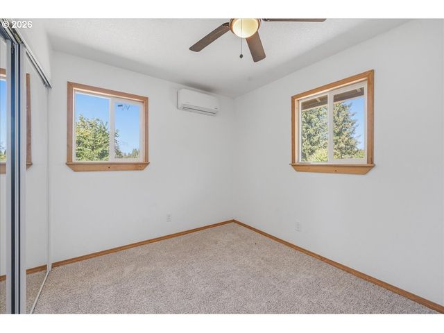 7028 Se HOGAN Rd, Gresham, OR 97080
