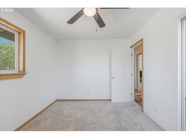 7028 Se HOGAN Rd, Gresham, OR 97080