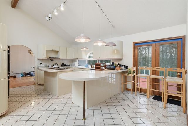 140 Waverly Rd, Ludlow, MA 01056