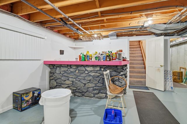 140 Waverly Rd, Ludlow, MA 01056