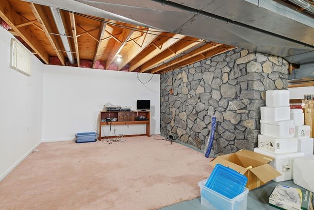 140 Waverly Rd, Ludlow, MA 01056