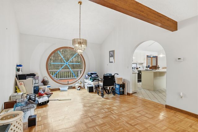 140 Waverly Rd, Ludlow, MA 01056