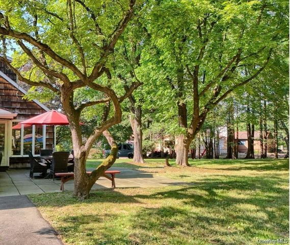 10 LINDA Drive, Montebello, NY 10901