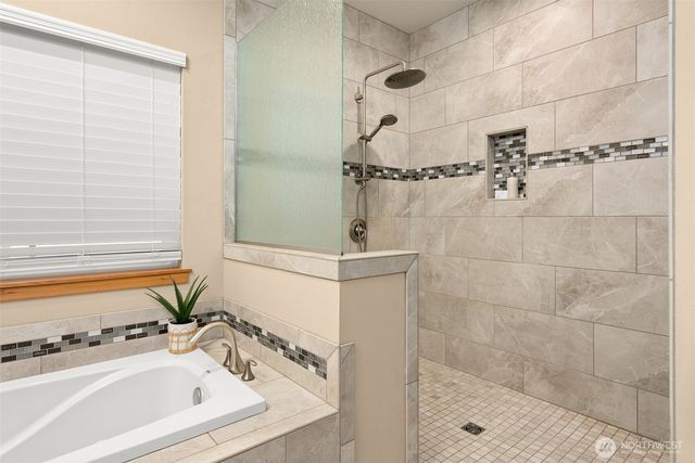 8254 NE Whiskey Creek Trail, Kingston, WA 98346