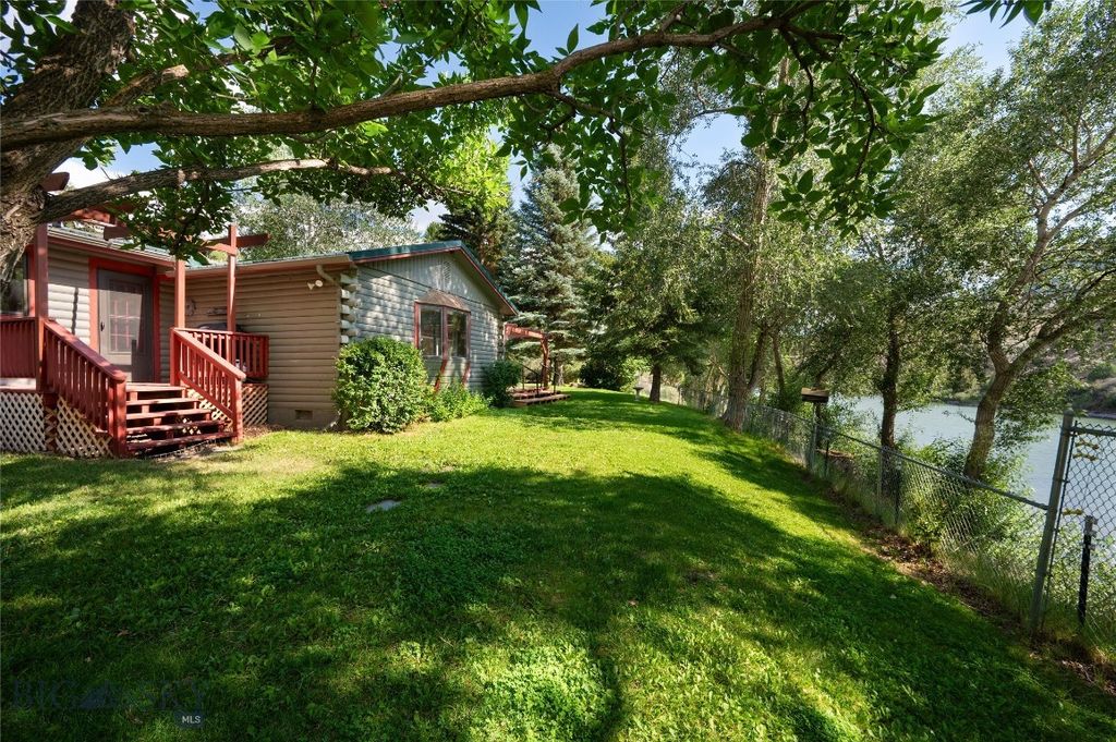 1045 US Highway 89 S, Gardiner, MT 59030 photo 4
