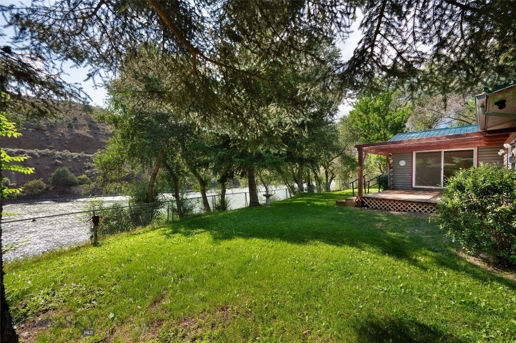 1045 US Highway 89 S, Gardiner, MT 59030 photo 5
