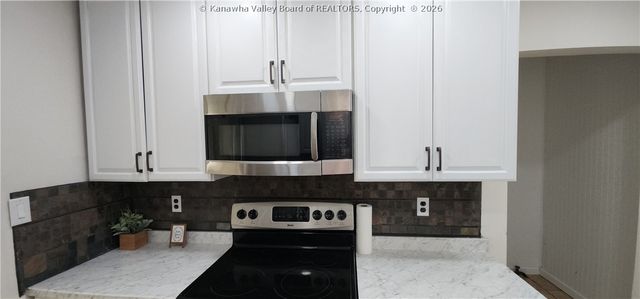 909 Dupont Avenue, Nitro, WV 25143