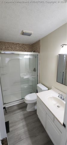 909 Dupont Avenue, Nitro, WV 25143