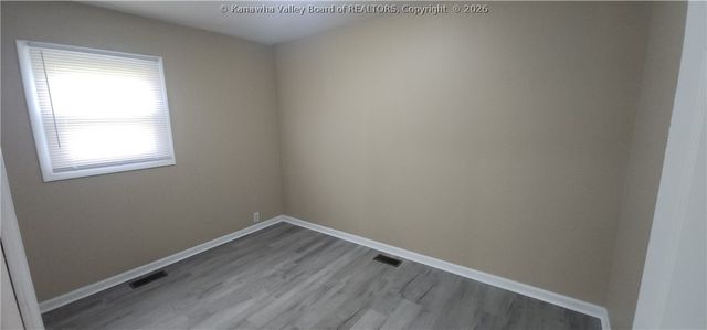 909 Dupont Avenue, Nitro, WV 25143