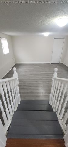 909 Dupont Avenue, Nitro, WV 25143