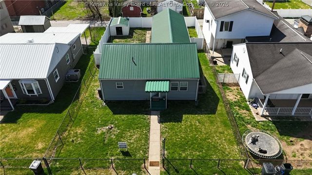 909 Dupont Avenue, Nitro, WV 25143