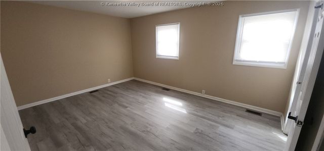 909 Dupont Avenue, Nitro, WV 25143