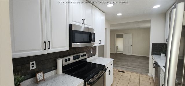 909 Dupont Avenue, Nitro, WV 25143