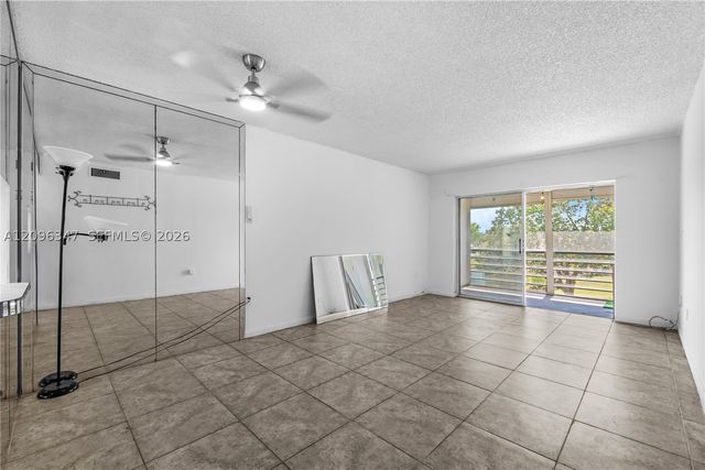8450 Sunrise Lakes Blvd 306, Sunrise, FL 33322