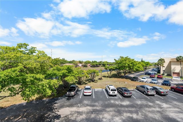 8450 Sunrise Lakes Blvd 306, Sunrise, FL 33322