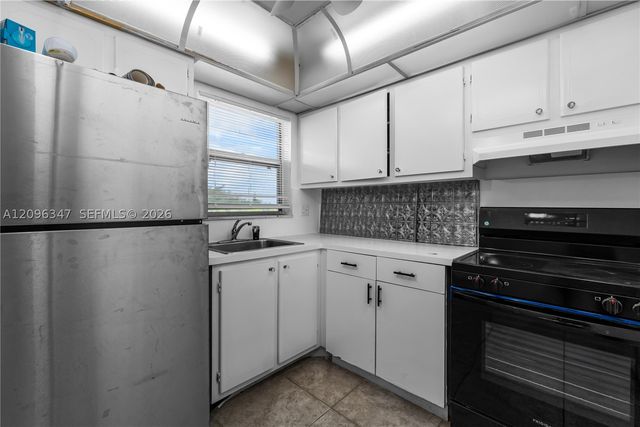 8450 Sunrise Lakes Blvd 306, Sunrise, FL 33322