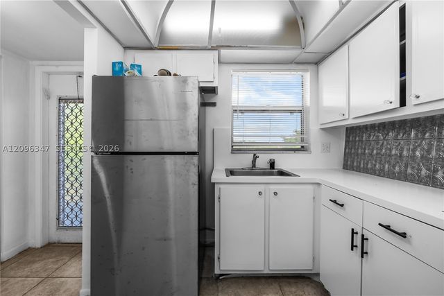 8450 Sunrise Lakes Blvd 306, Sunrise, FL 33322