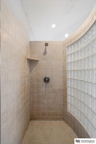 7701 San Mateo Lane, Lincoln, NE 68516