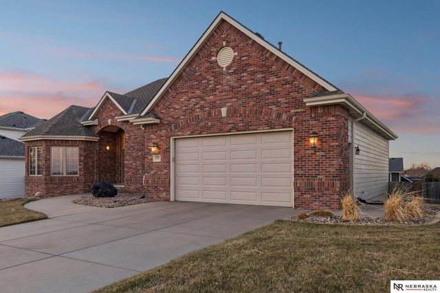 7701 San Mateo Lane, Lincoln, NE 68516