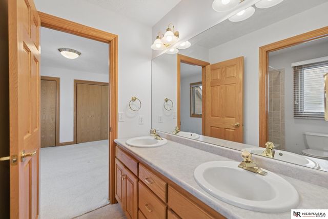 7701 San Mateo Lane, Lincoln, NE 68516