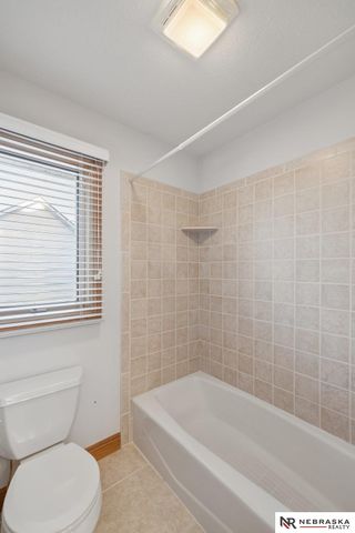 7701 San Mateo Lane, Lincoln, NE 68516