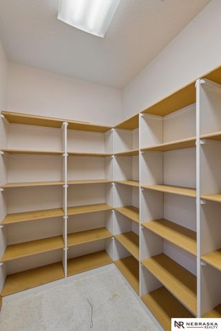 7701 San Mateo Lane, Lincoln, NE 68516