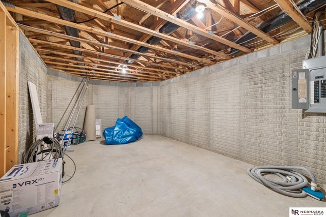 7701 San Mateo Lane, Lincoln, NE 68516