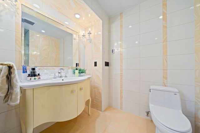 20 Boulder Rd, Newton, MA 02459