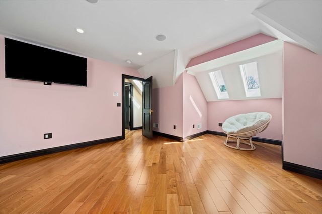 20 Boulder Rd, Newton, MA 02459