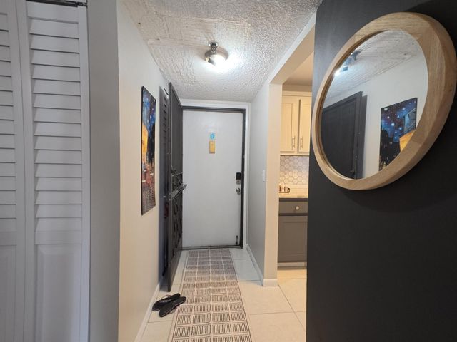 4640 W Lucerne Lakes Blvd W 404, Lake Worth, FL 33467