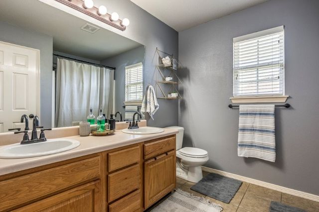 100 E Southpointe Avenue, Rogers, AR 72758