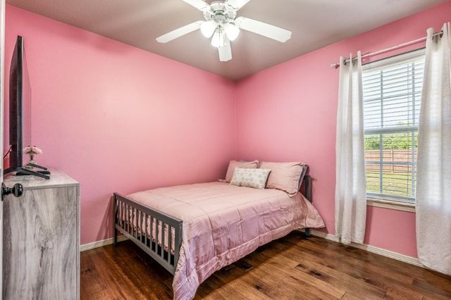 100 E Southpointe Avenue, Rogers, AR 72758