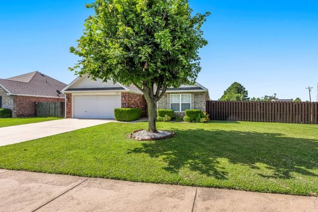 100 E Southpointe Avenue, Rogers, AR 72758