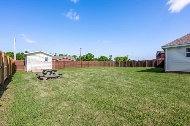 100 E Southpointe Avenue, Rogers, AR 72758