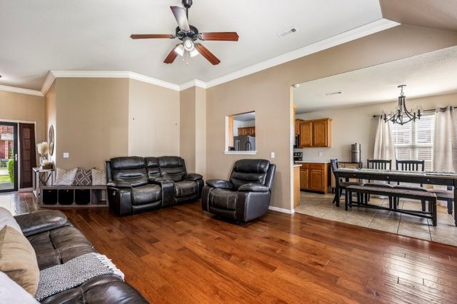 100 E Southpointe Avenue, Rogers, AR 72758
