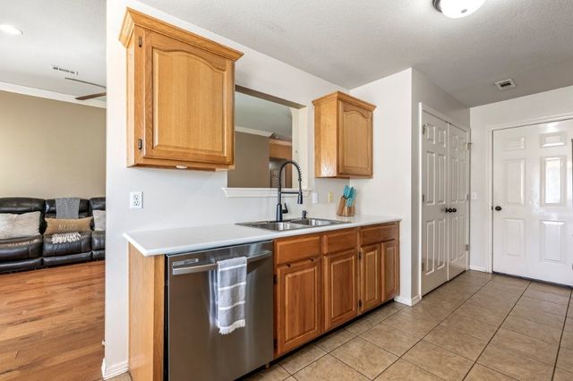 100 E Southpointe Avenue, Rogers, AR 72758