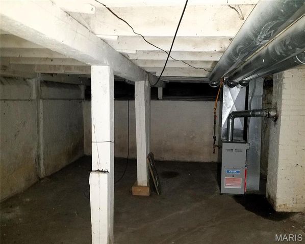 8414 S Broadway, St Louis, MO 63111