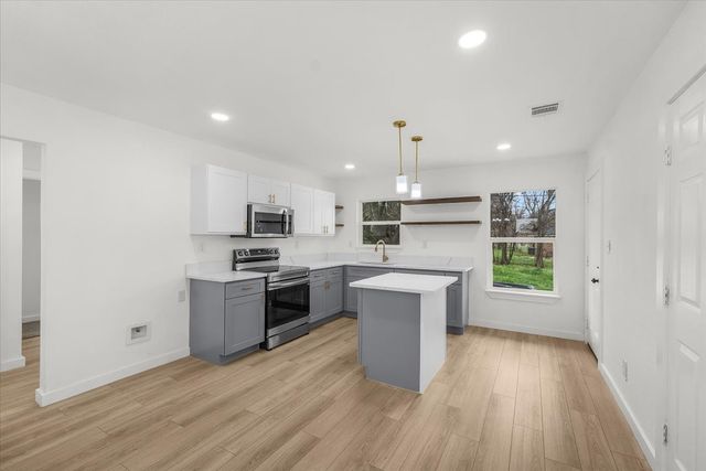 5261 Trail Lake Drive, Fort Worth, TX 76133