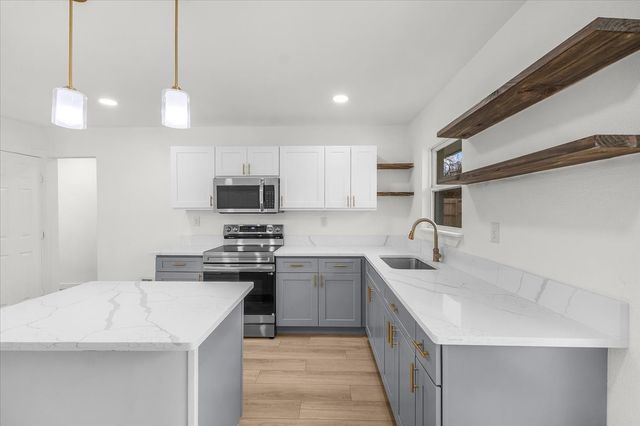 5261 Trail Lake Drive, Fort Worth, TX 76133