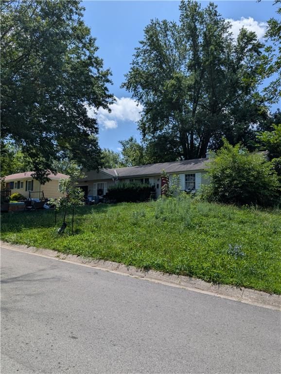 6901 E 97th Street, Kansas City, MO 64134