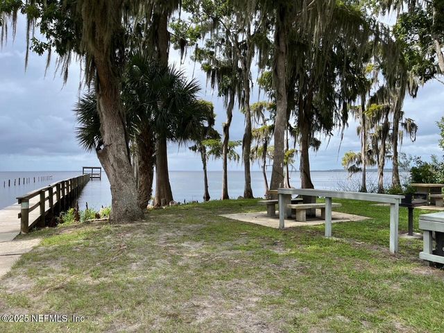 120 JULY Avenue, Georgetown, FL 32139