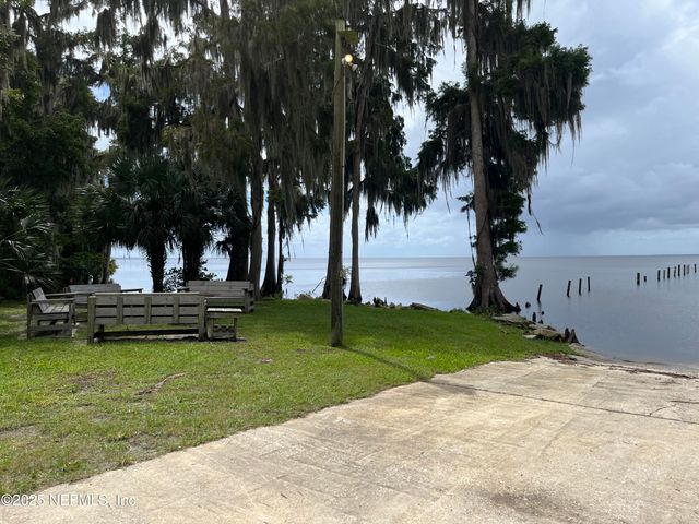 120 JULY Avenue, Georgetown, FL 32139